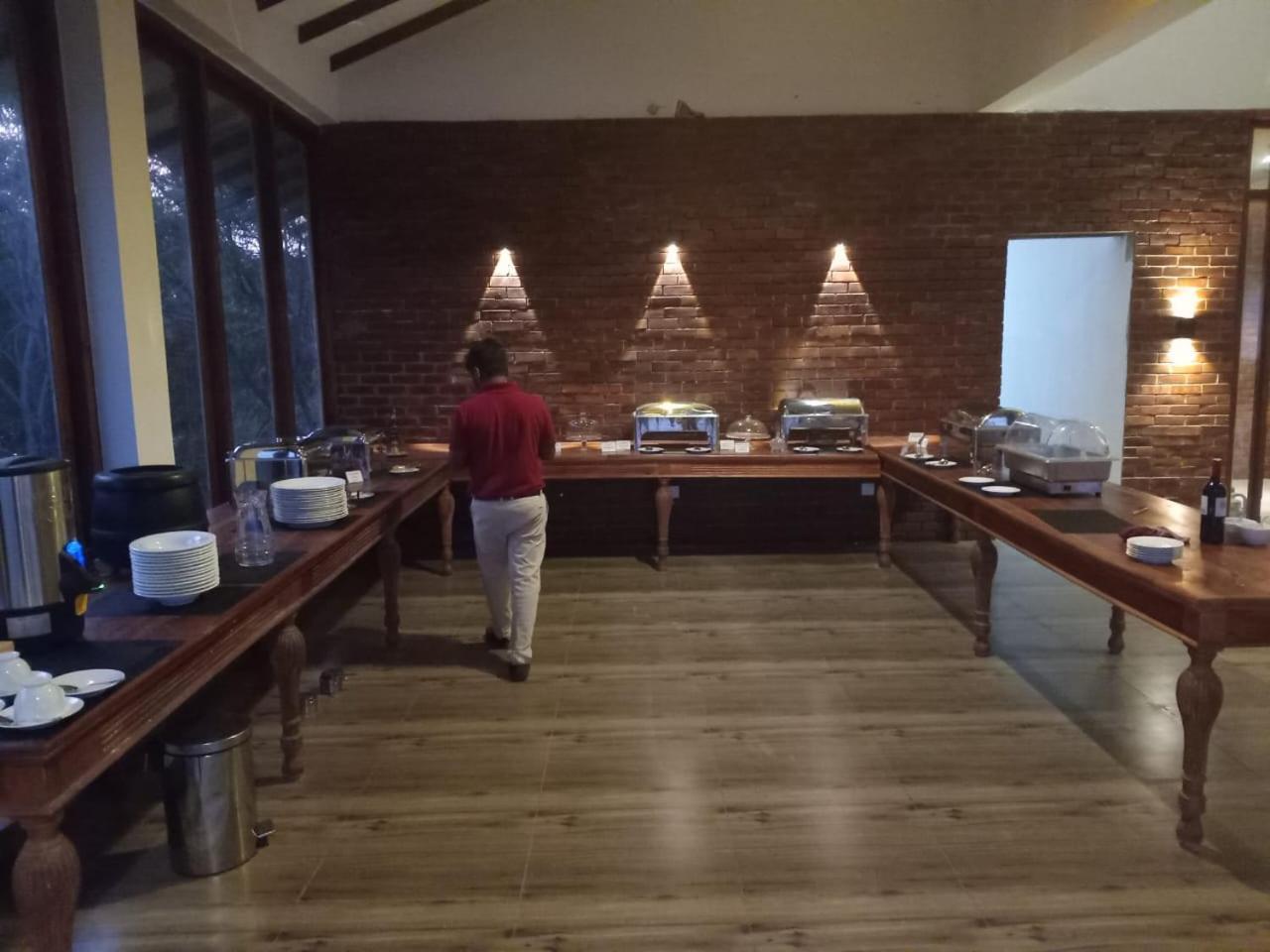 Hotel Ceylon Breeze Sigiriya Exterior foto